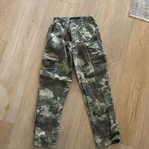 Women’s Cotton on camo tactical pant size 28